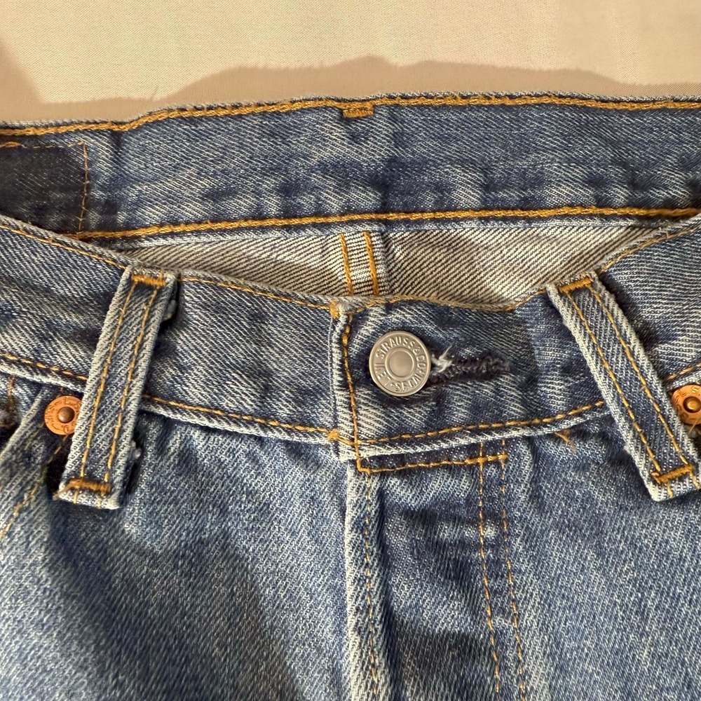 Levis Jeans 501 Mens 30x32 CUTOFF HEM Medium Stonewash Button Fly 00501-0193 - Picture 11 of 12